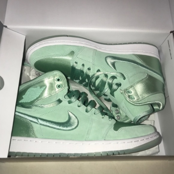 womens jordan air force 1